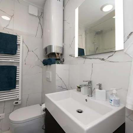 Stella Exclusive Center Of *