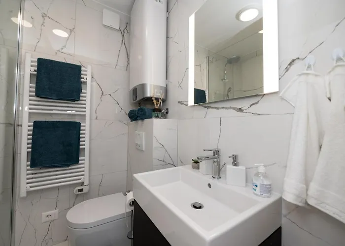 Stella Exclusive Center Of *